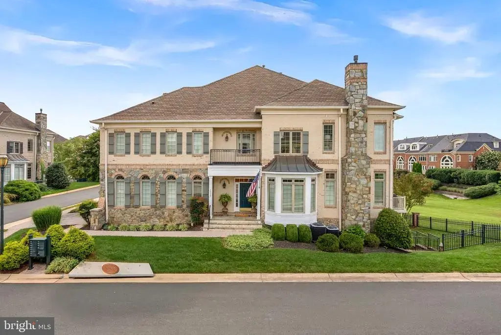 18357 Eagle Point Sq, LEESBURG