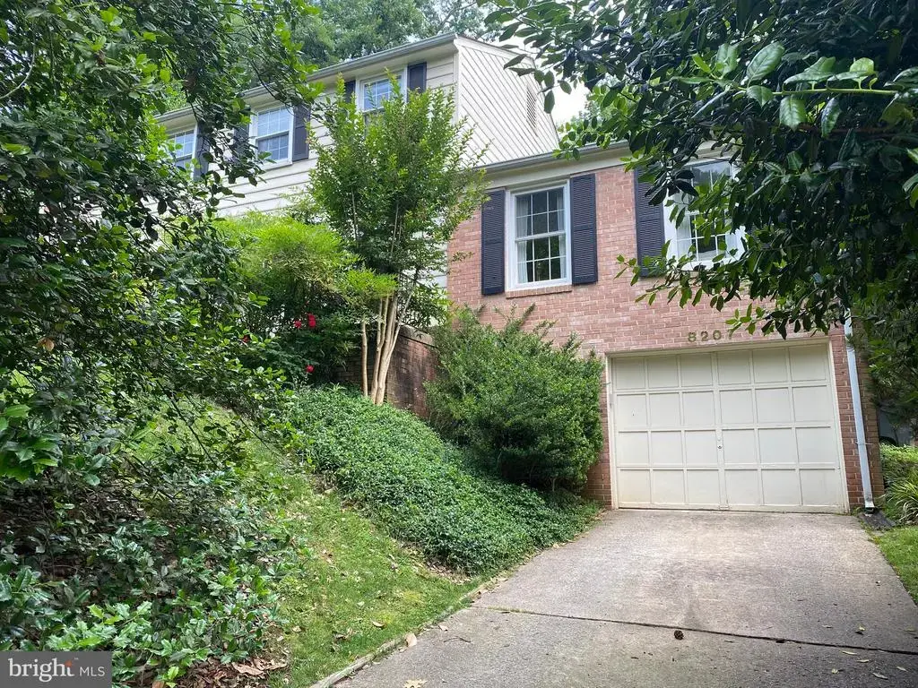 8207 Geneva Mason Rd, POTOMAC