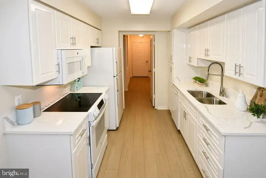 14809 Pennfield Cir #415, SILVER SPRING