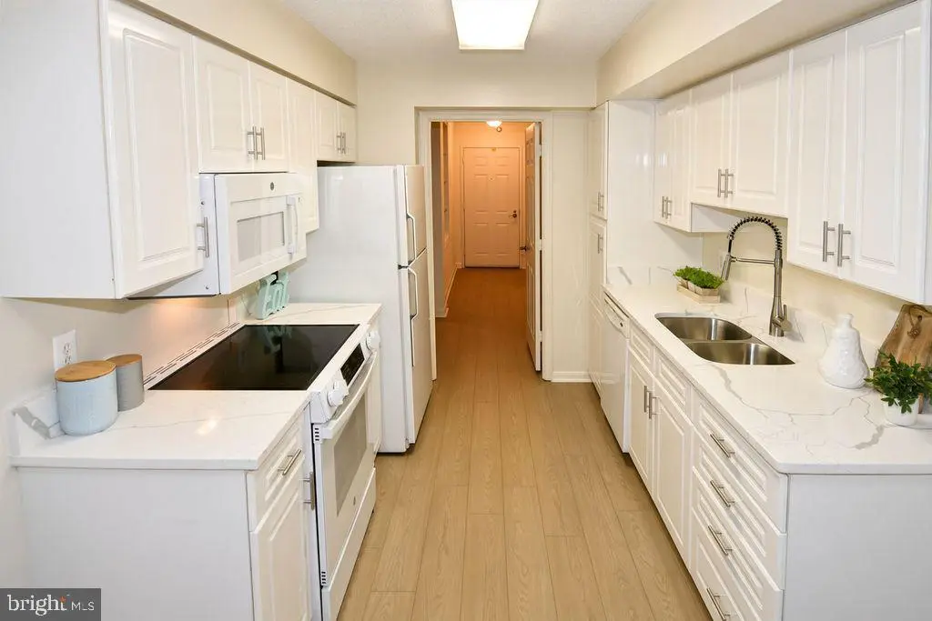 14809 Pennfield Cir #415, SILVER SPRING