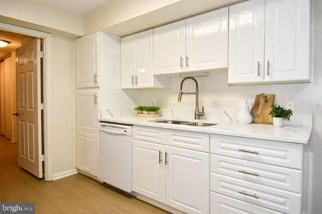 14809 Pennfield Cir #415, SILVER SPRING