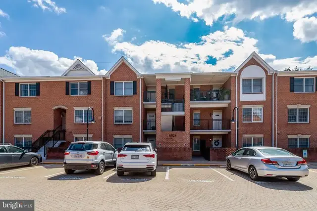 6924 Fairfax Dr #334, Arlington
