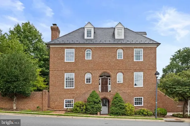 1117 Kensington Rd, Mclean