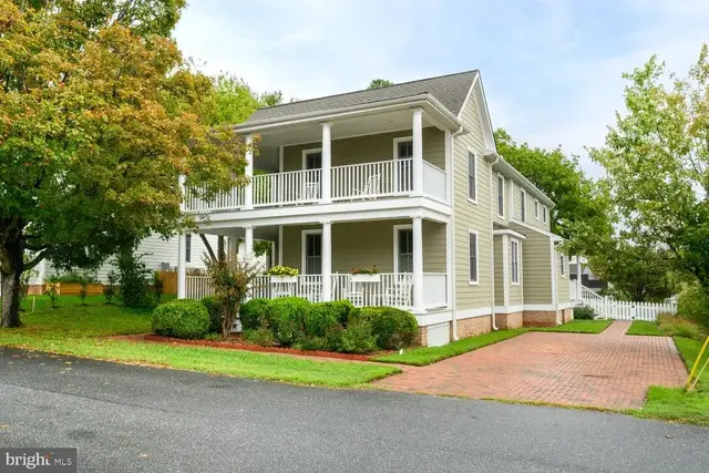104 Stewart Ave, Oxford