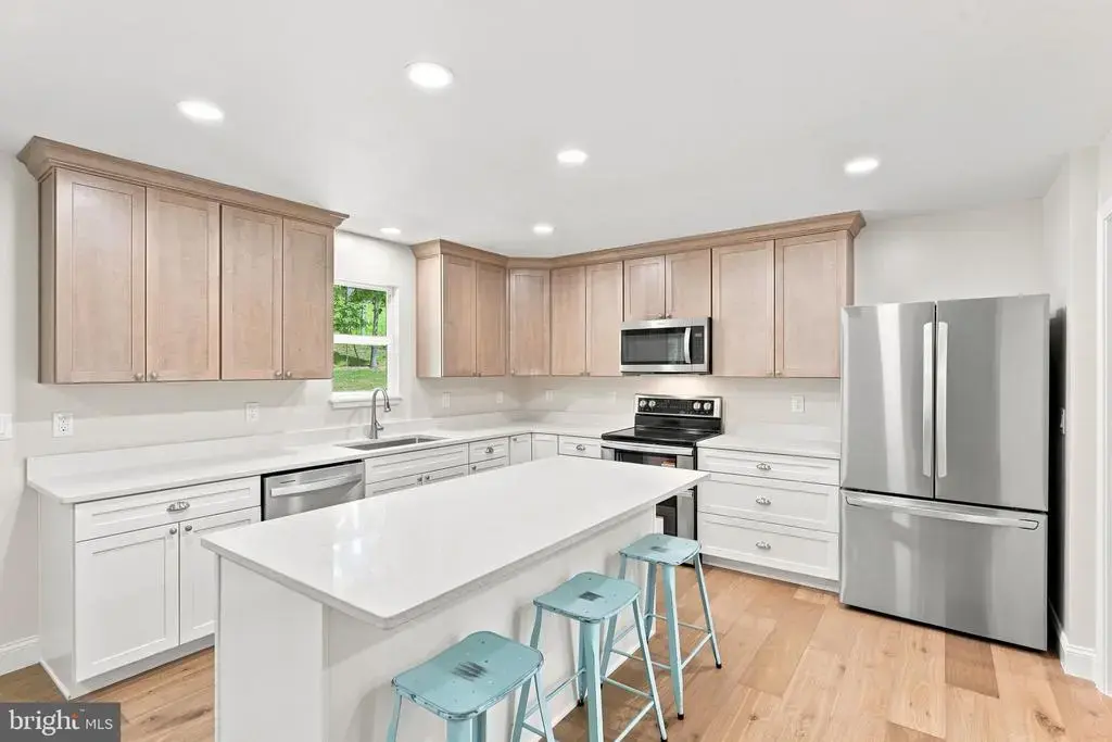 448 Cedar Ln, BLUEMONT