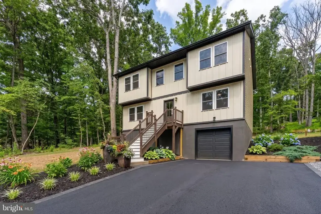 448 Cedar Ln, BLUEMONT