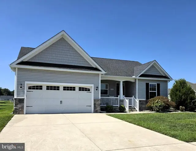 16 Lexie Ct, Dover