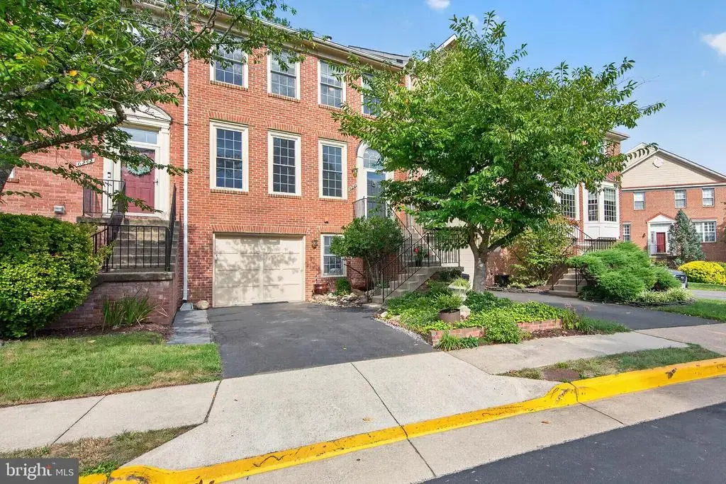 6240 Windham Hill Run, ALEXANDRIA