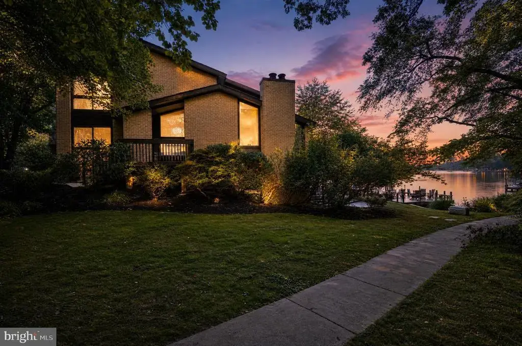 11322 Dockside Cir, RESTON