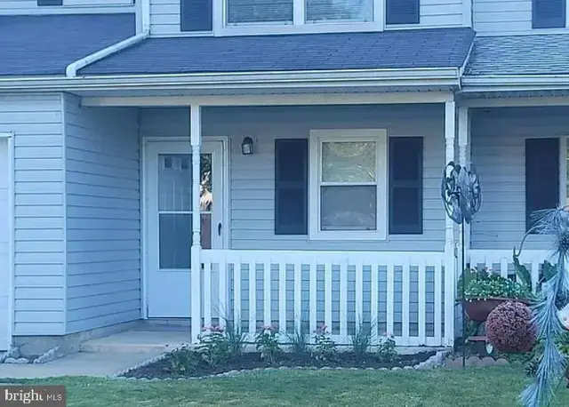 50 Freedom Trail, New Castle