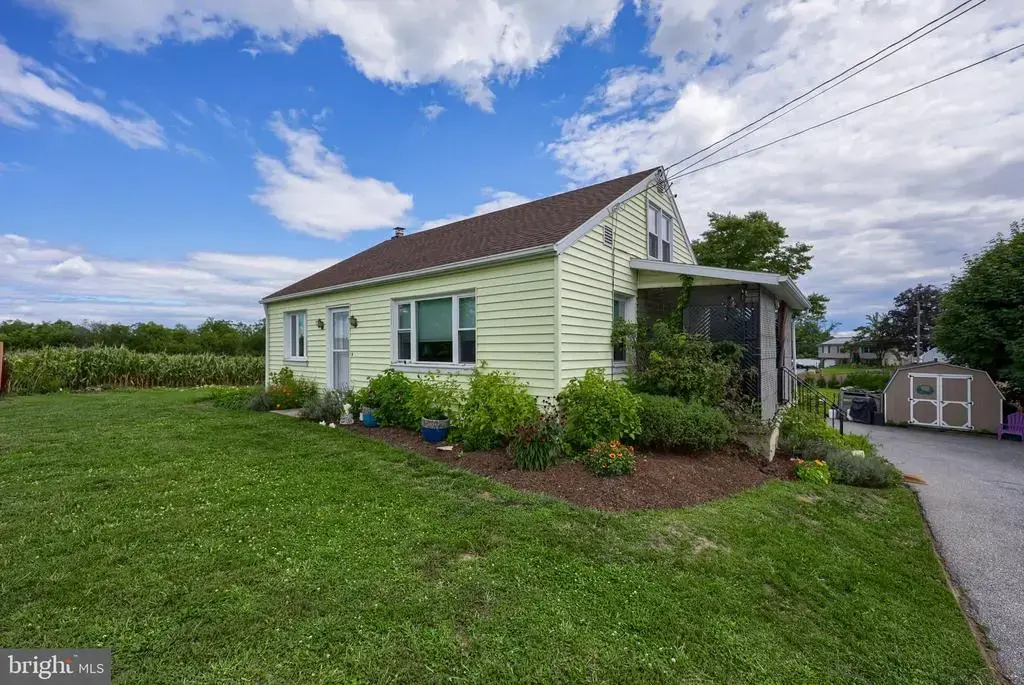 55 Larkspur Ln, ELIZABETHTOWN