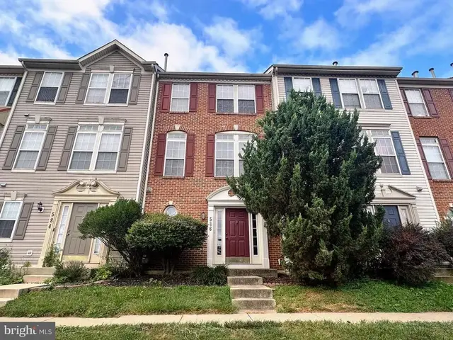 586 Eisenhower Dr, Frederick