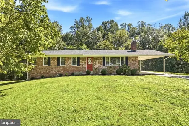 340 Sun Park Ln, Huntingtown