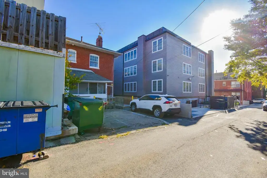 2216 Wisconsin Ave Nw, WASHINGTON