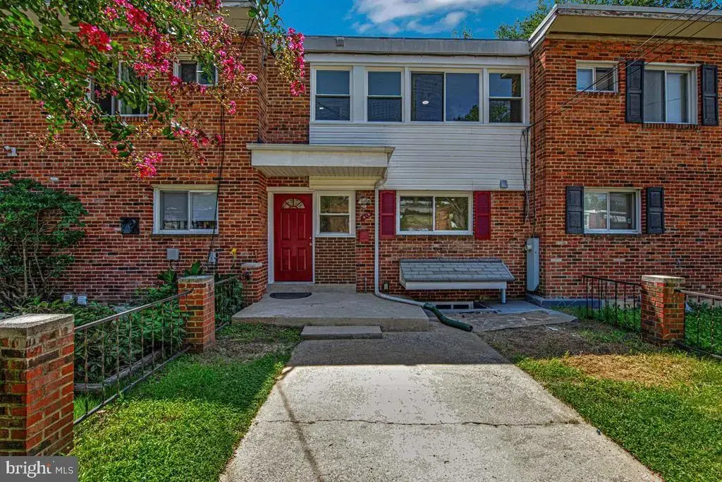 915 E Meadows Ct, OXON HILL
