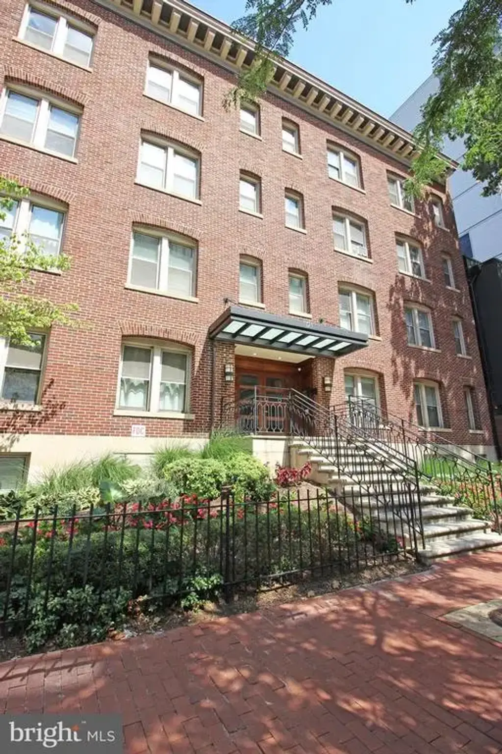 1121 24th St Nw #302, WASHINGTON