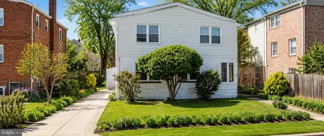 312 Wayne St S #1, Arlington
