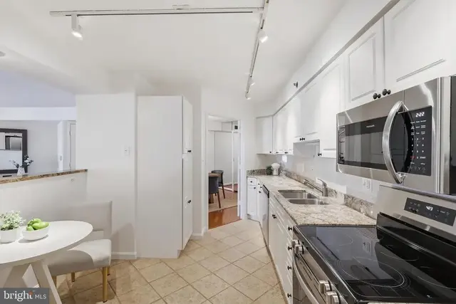 2181 Jamieson Ave #805, Alexandria