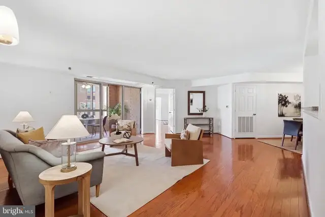 2181 Jamieson Ave #805, Alexandria
