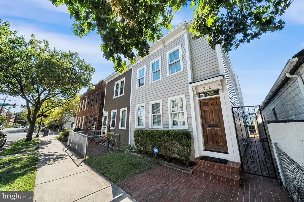 906 N Columbus St, ALEXANDRIA