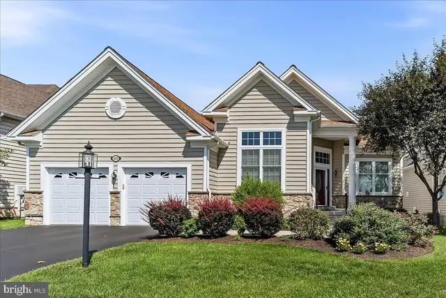 618 Regency Hills Dr, Collegeville