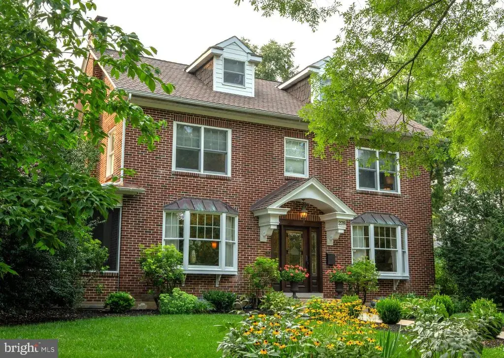 239 Elm Ave, HERSHEY