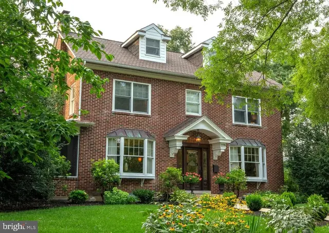 239 Elm Ave, Hershey