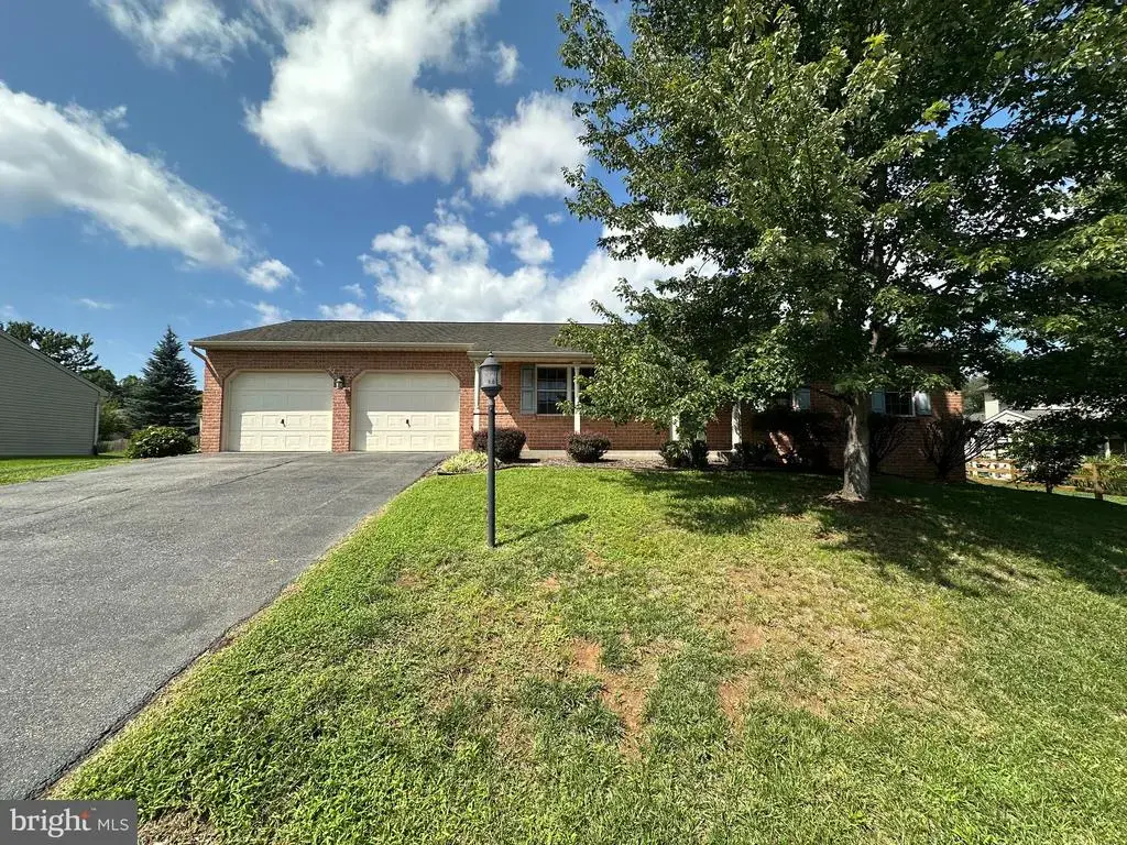 218 Stanford Rd, HAGERSTOWN