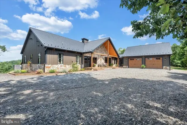415 Grahams Farm Rd, Stuart