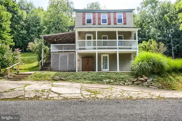 301 Lenker Rd, Millersburg