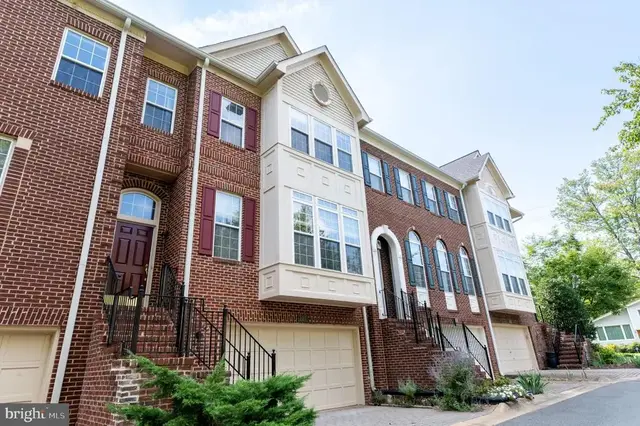 207 Halpine Walk Ct, Rockville