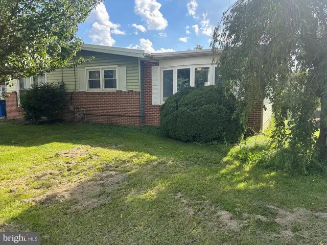 24 S Biesecker Rd, York