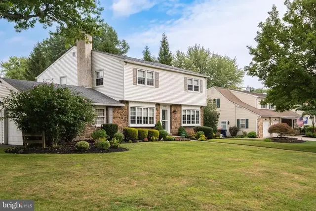 1632 Kenmare Dr, Dresher
