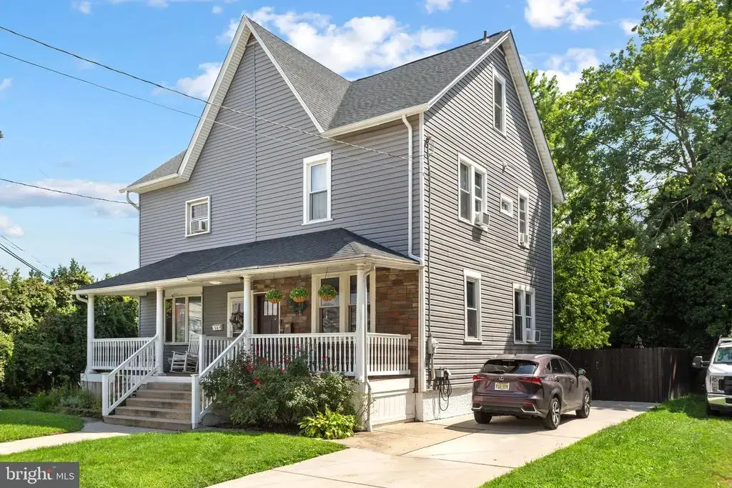 18 W Pine St, AUDUBON
