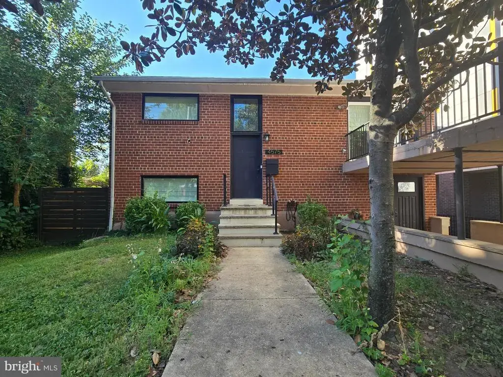 4575 Blaine St Ne, WASHINGTON
