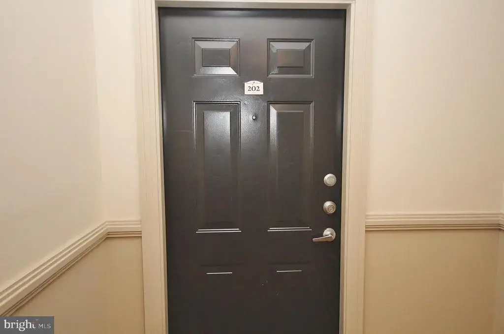 9486 Virginia Center Blvd #202, VIENNA