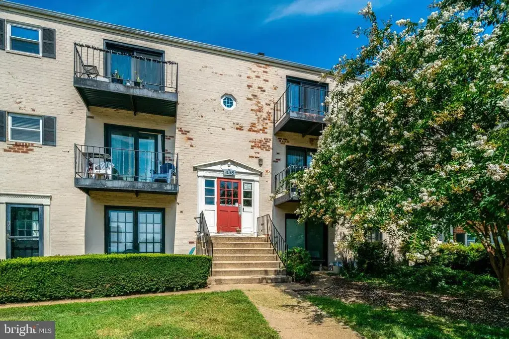 438 N Armistead St #304, ALEXANDRIA