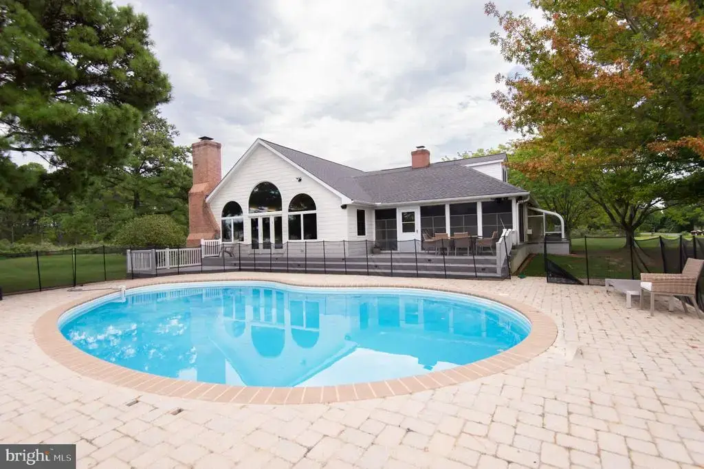 1001 Wagner Point Rd, CAMBRIDGE