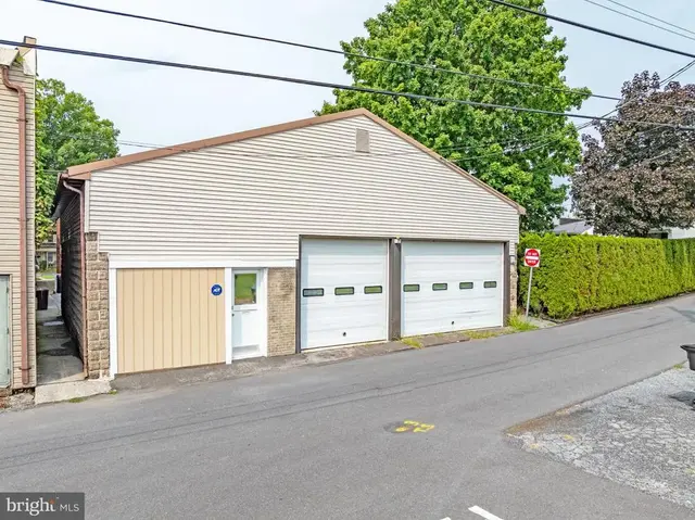 3431 Derry St, Harrisburg