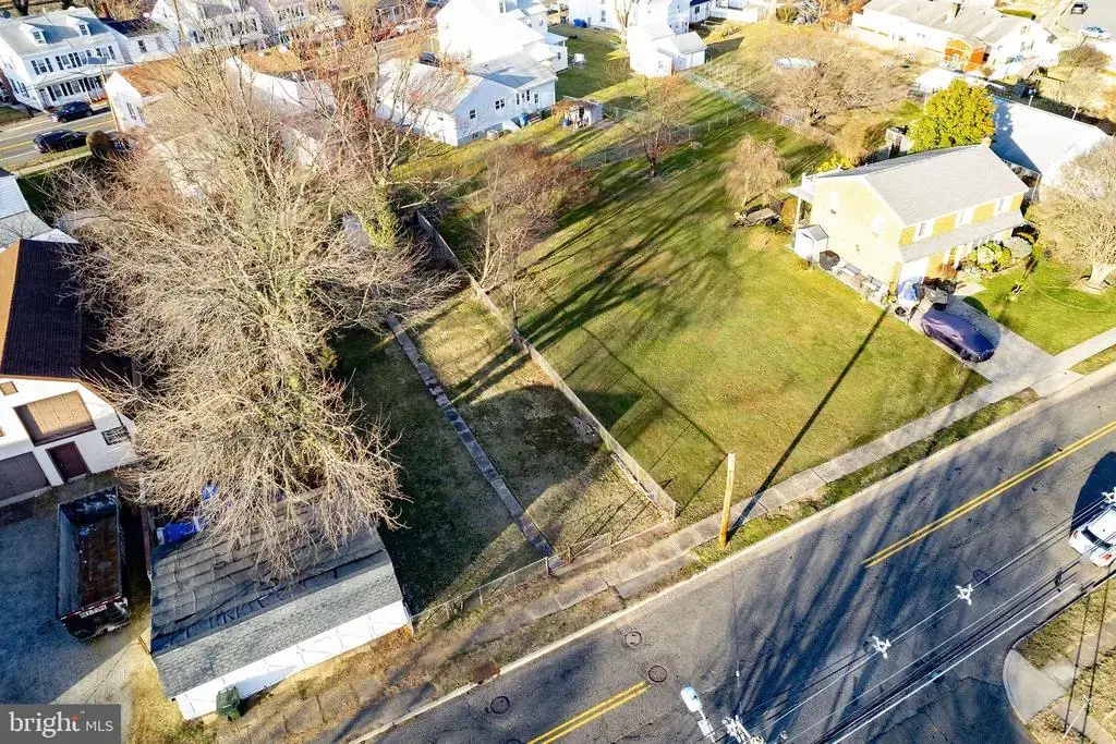 707 Columbus Rd, BURLINGTON