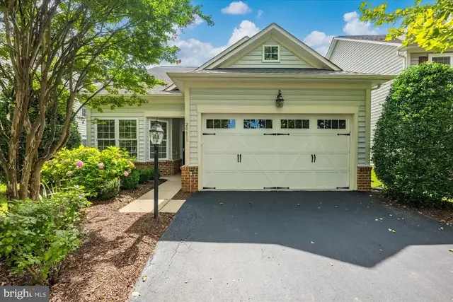 20611 Golden Ridge Dr, Ashburn