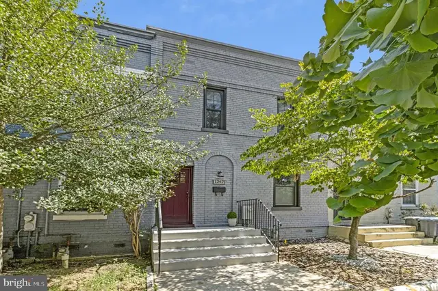1242 Half St Sw, Washington