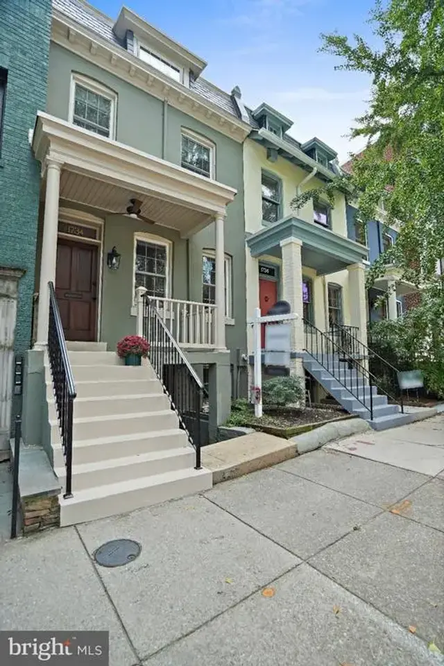 1734 Swann St Nw, Washington