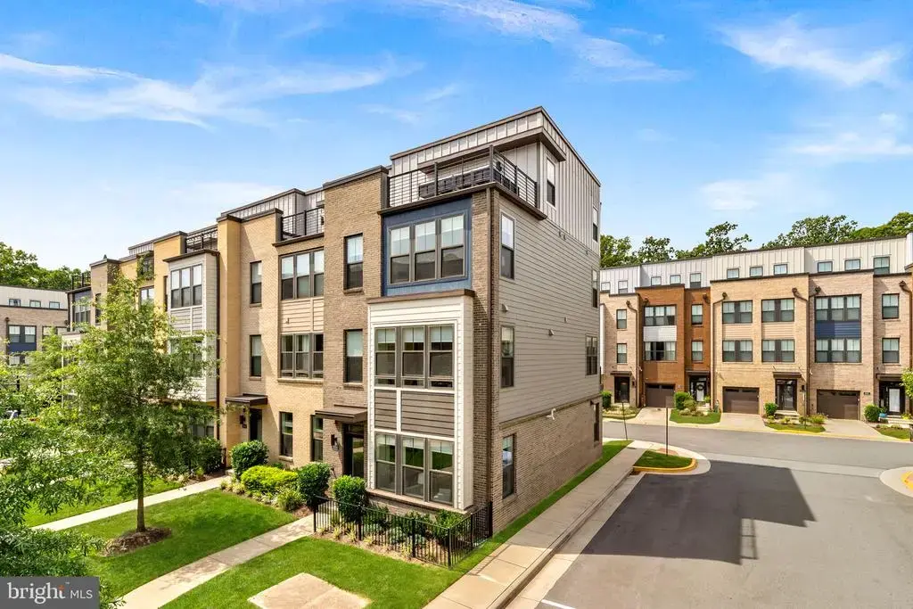 1650 Bandit Loop, RESTON