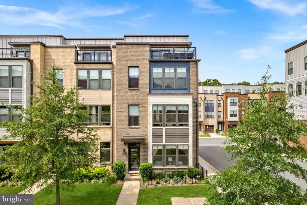 1650 Bandit Loop, RESTON