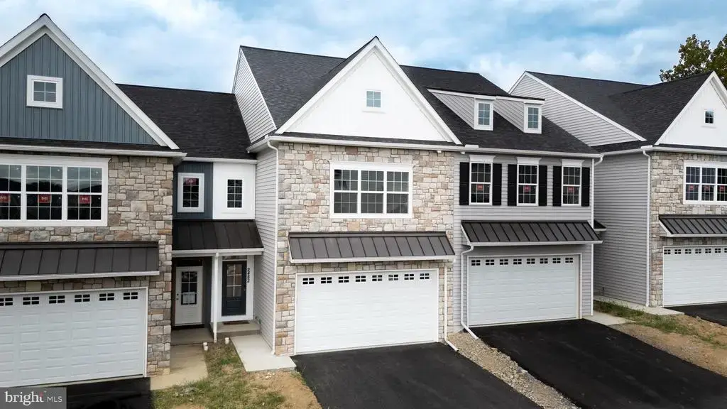 2444 Spring Water Cir, LANCASTER