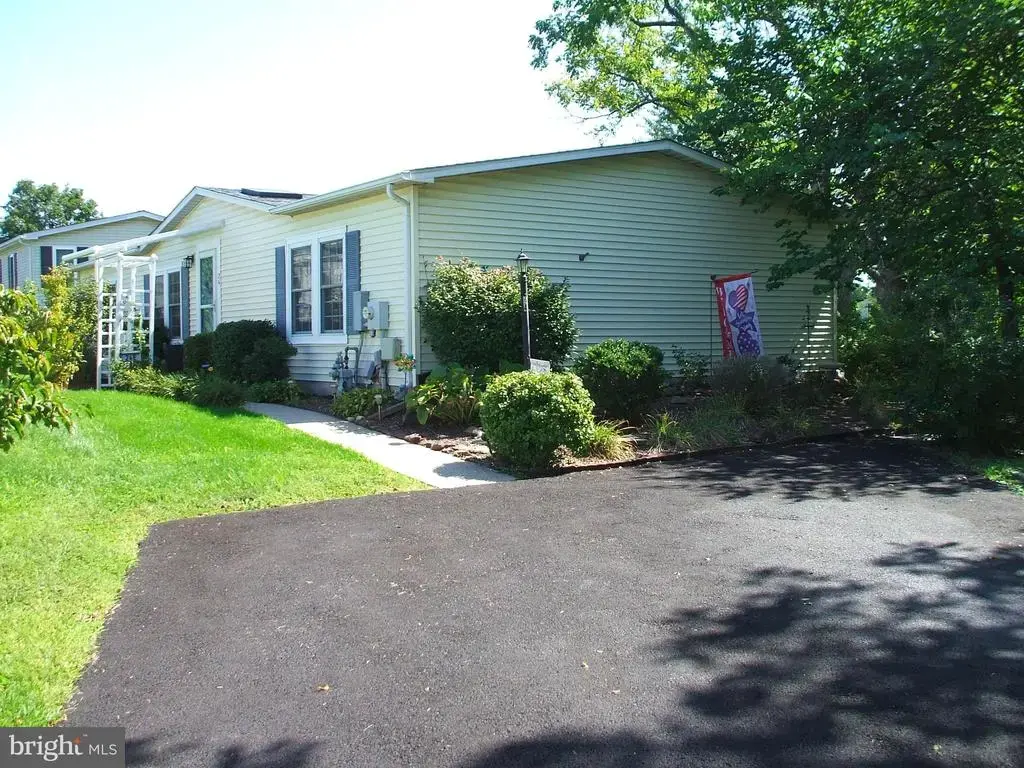 24 Goldenrod Ct E, HARLEYSVILLE