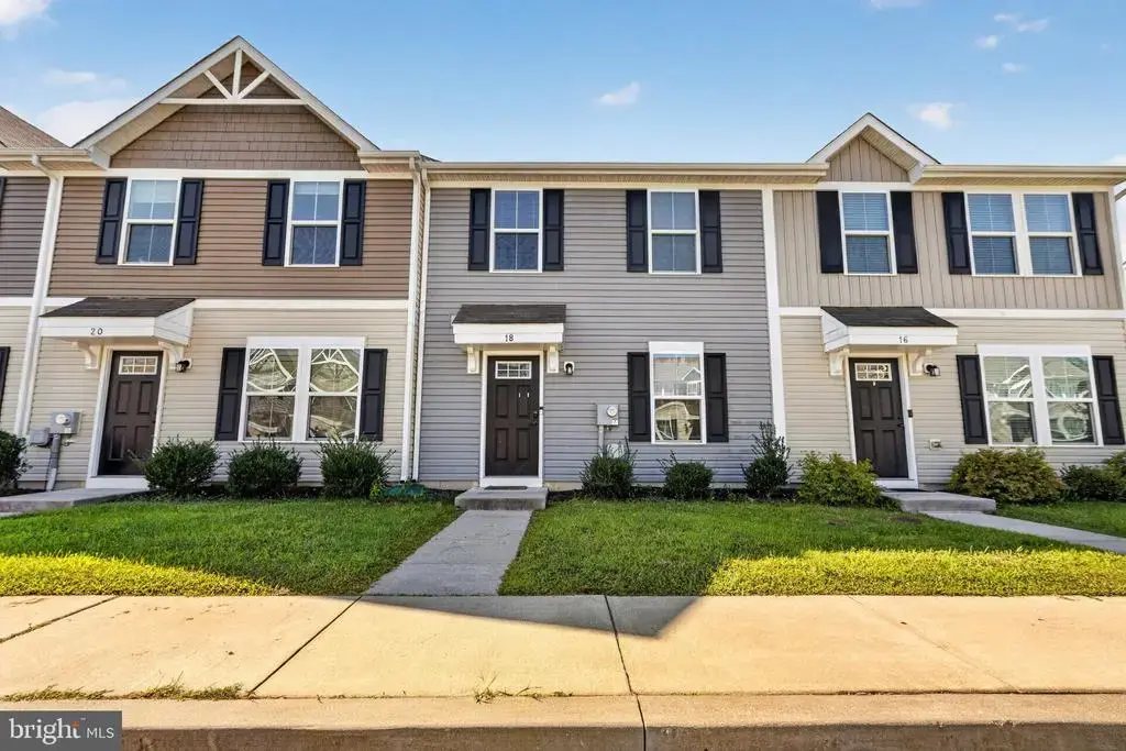 18 Marsh Ln, ELKTON