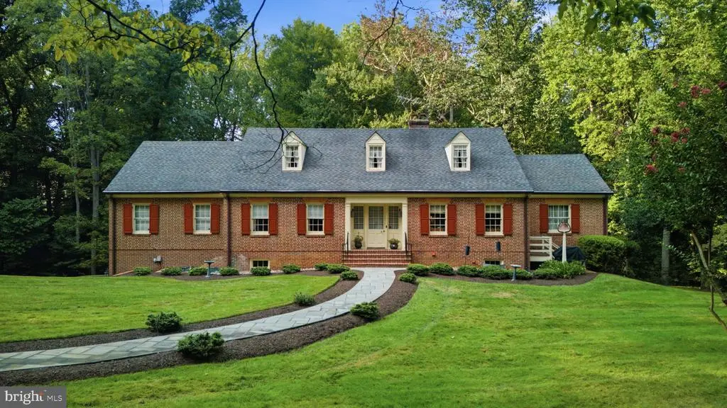 9187 Old Dominion Dr, MCLEAN