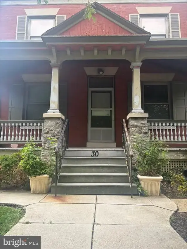 30 Cottage Ave #1, Lancaster